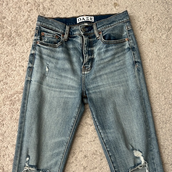 Daze Denim Shy Girl Cropped Denim size 25 gently used - Picture 3 of 4